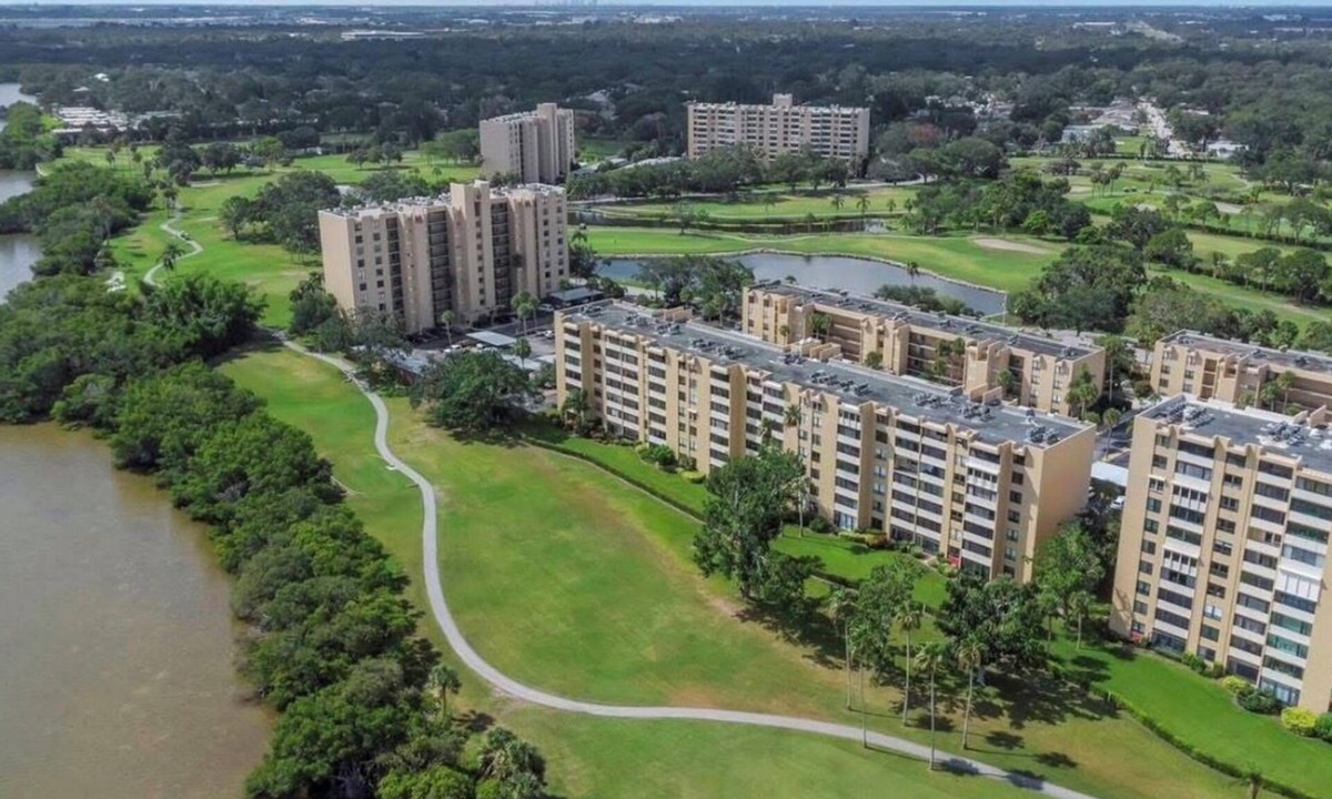 Clearwater Apartment | Cozy modern 1 bed/1.5 baths apartment in gorgeous Clearwater/st Pete