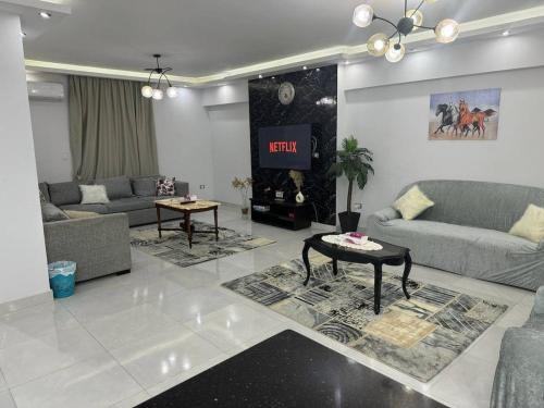 Ain Schams Apartment | Cozy Modern Apartment In El-Nozha by Landmark Stays