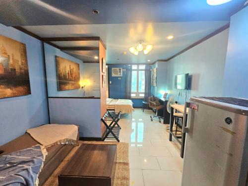 Palanan Apartment | Cozy Modern Studio in Central Makati