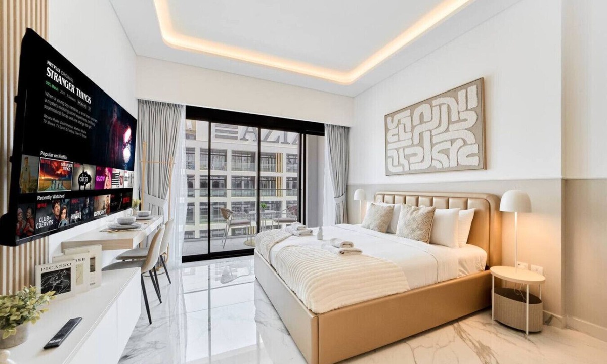 Nad Al Sheba Apartment | Cozy & Modern Studio Stay in Azizi Riviera Meydan