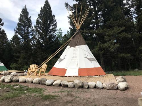 Granite County Other | Cozy Native American Tipi with Resort Amenities near Boulder, Montana