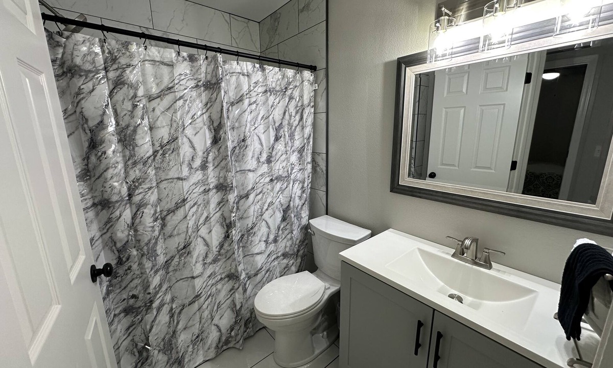 Russellville House | cozy, newly renovated home close to I40, MJ Hickey, schools, ATU, & local parks