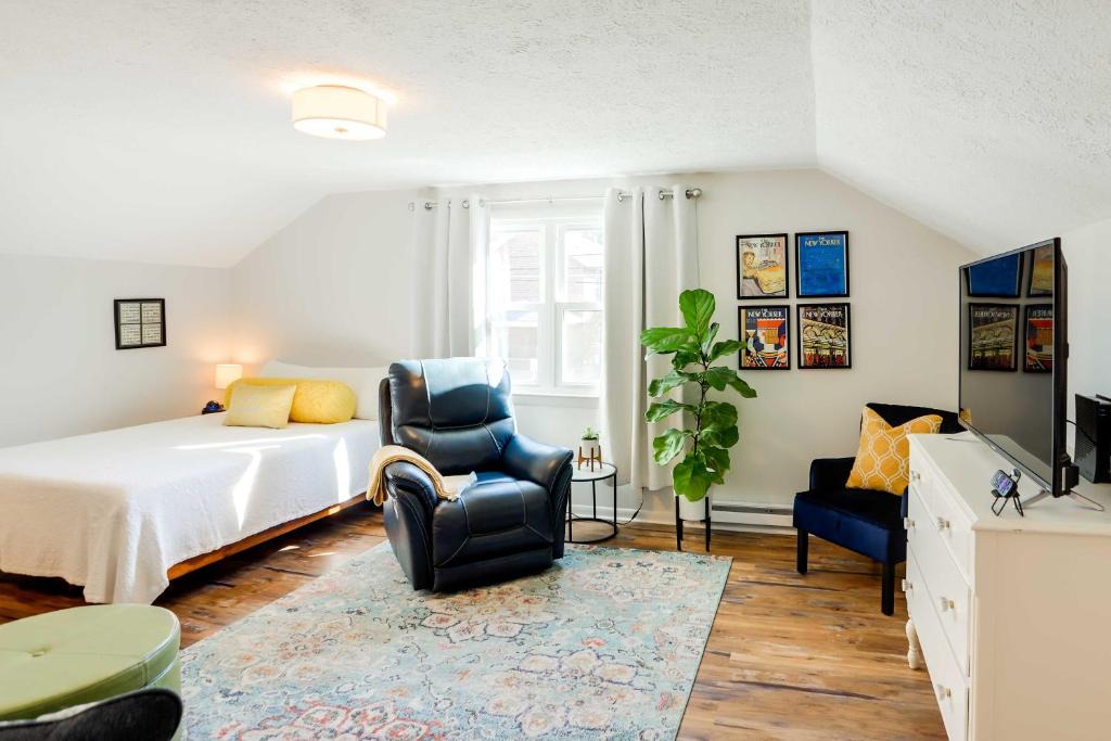 Norwalk Apartment | Cozy Norwalk Apt: Near Cedar Point & Kalahari!