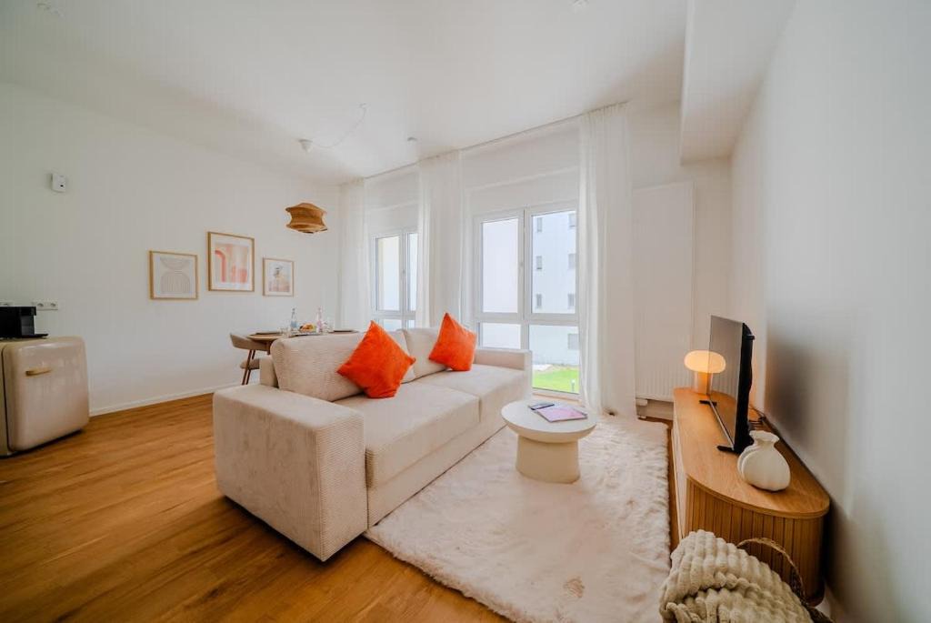 Gesundbrunnen Apartment | Cozy Parkside Suite - A Central Stay by OYA