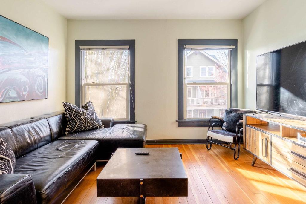 Belmont Apartment | Cozy Portland Classic- Walk to Local Coffee & Food