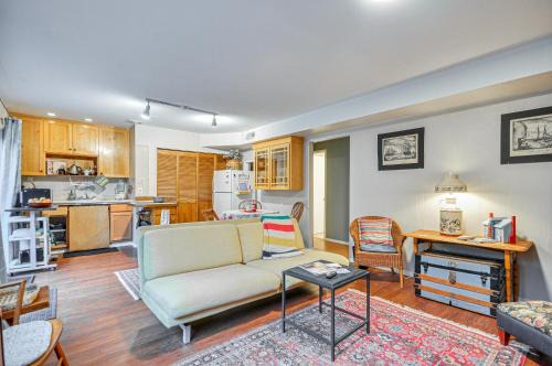 Markham Apartment | Cozy Portland Vacation Rental ~ 6 Mi to Downtown!