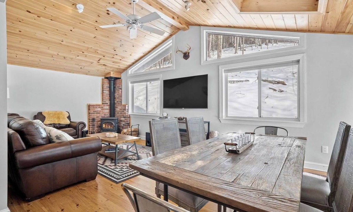 Jackson Ski Chalet | Cozy Private Chalet-Close to Skiing with Hot Tub-Pet Friendly