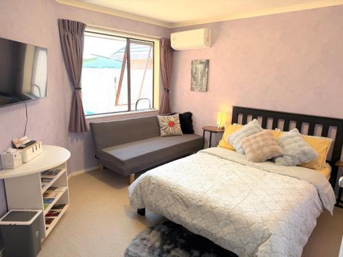 Palmerston North House | Cozy private little house