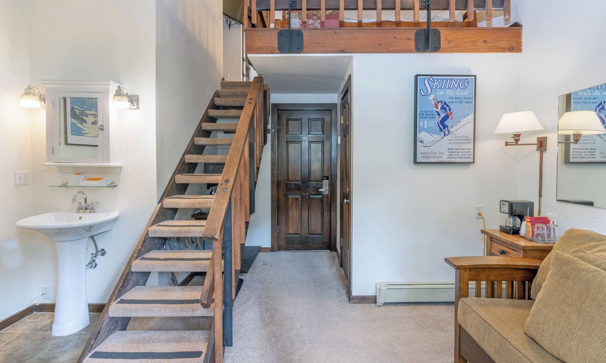 Telluride Hotel | Cozy Private Lofted Room in Great Telluride Location