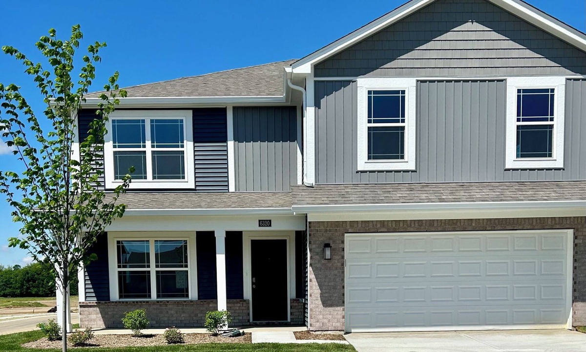 West Newton House | Cozy Private Room in Warm, Welcoming Home near the Airport