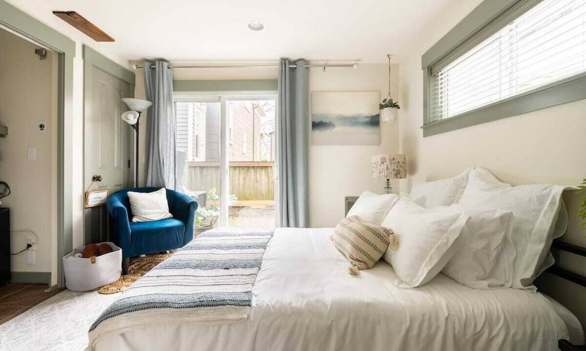 Fremont House | Cozy Private Studio Bed+Bath in Fremont, Seattle