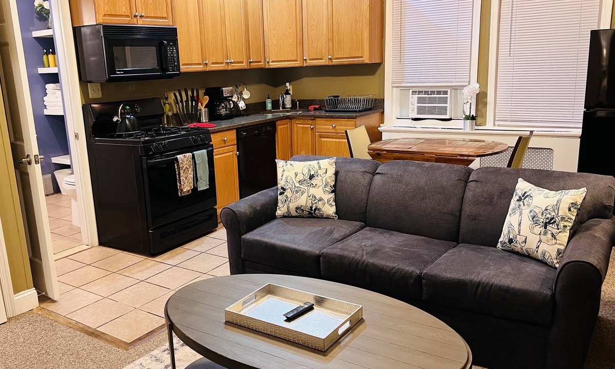 Upper Darby Apartment | Cozy Quiet Apt in Suburbs - Very Walkable Area