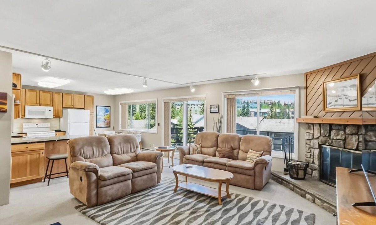 Wildernest Condo | Cozy, quiet condo with a newly renovated clubhouse and great mountain views!
