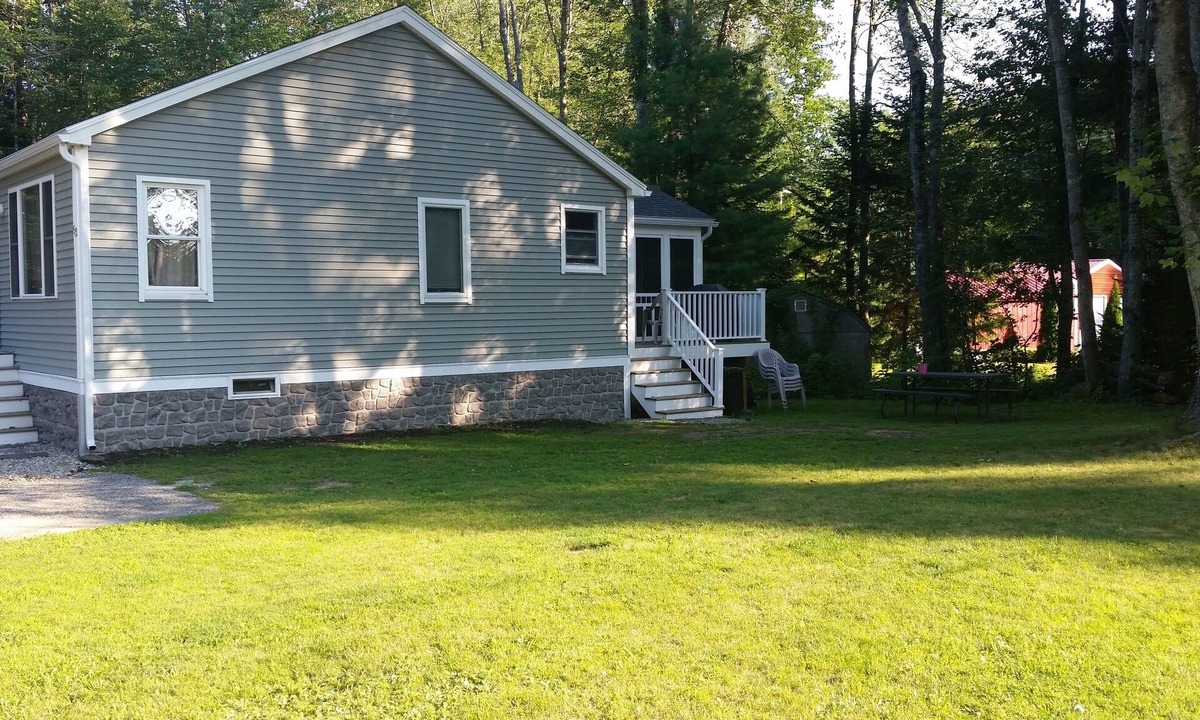 Old Orchard Beach Apartment | Cozy, Quiet Short Walk To Beach Amusement Park.