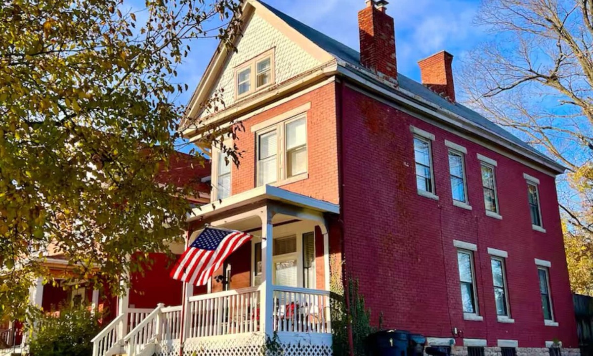 Walnut Hills House | Cozy, renovated century home. Minutes to downtown Cinncinatti* SLEEPS 17