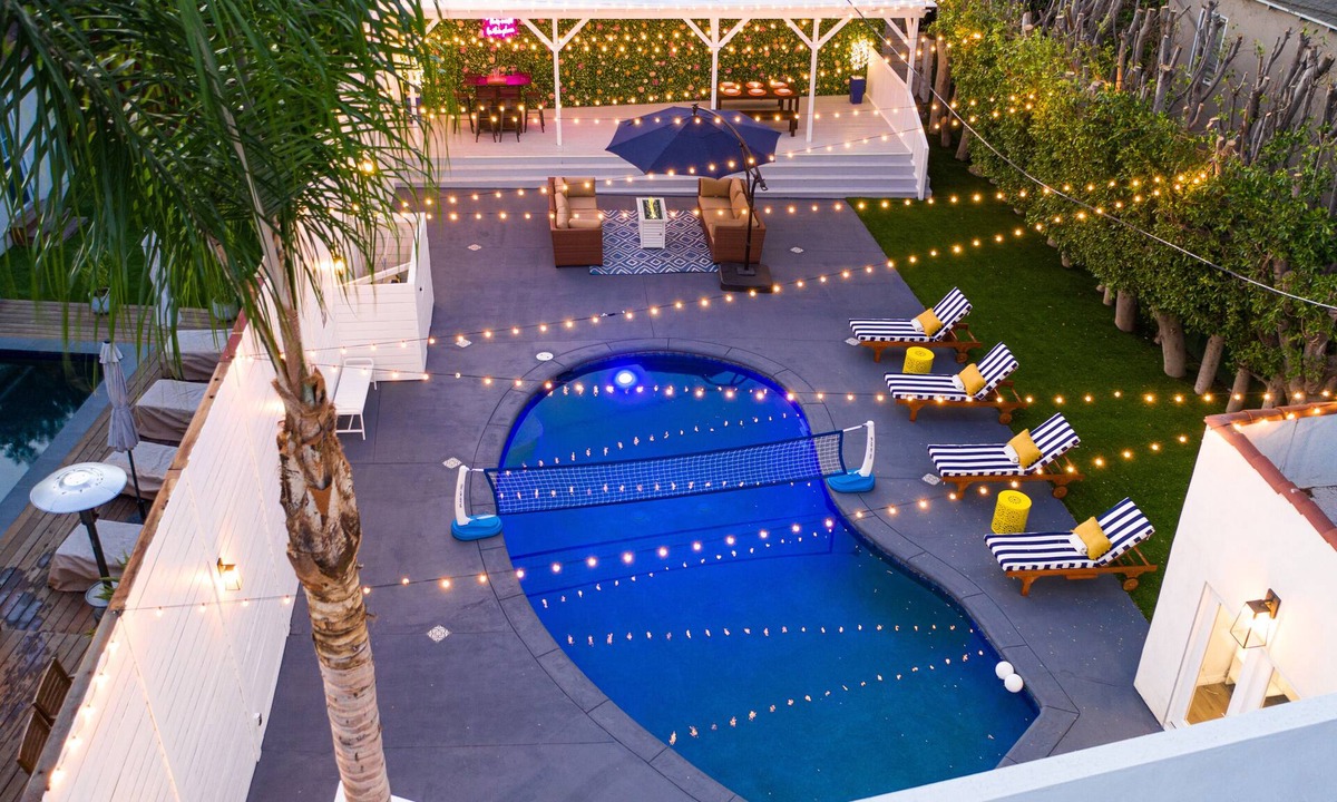 Los Angeles Villa | Cozy Retreat Nearby Universal Studio with private Casita & Pool