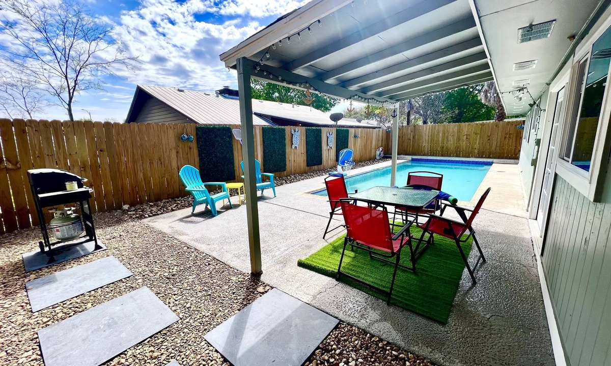 San Antonio House | Cozy Retreat Private Pool Lackland SeaWorld SixFlags Riverwalk