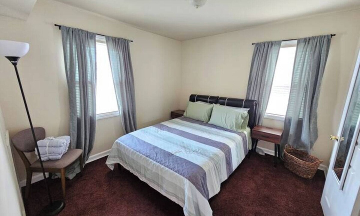 Bellevue Apartment | Cozy Retro Modern DC 1 BR Private Apt Wifi