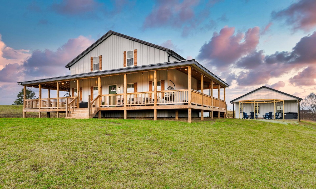 Chaplin House | Cozy Ridge Escapes - 6BR - Hot Tub · Sauna · Fire Pit · Pickle - Bourbon Trail