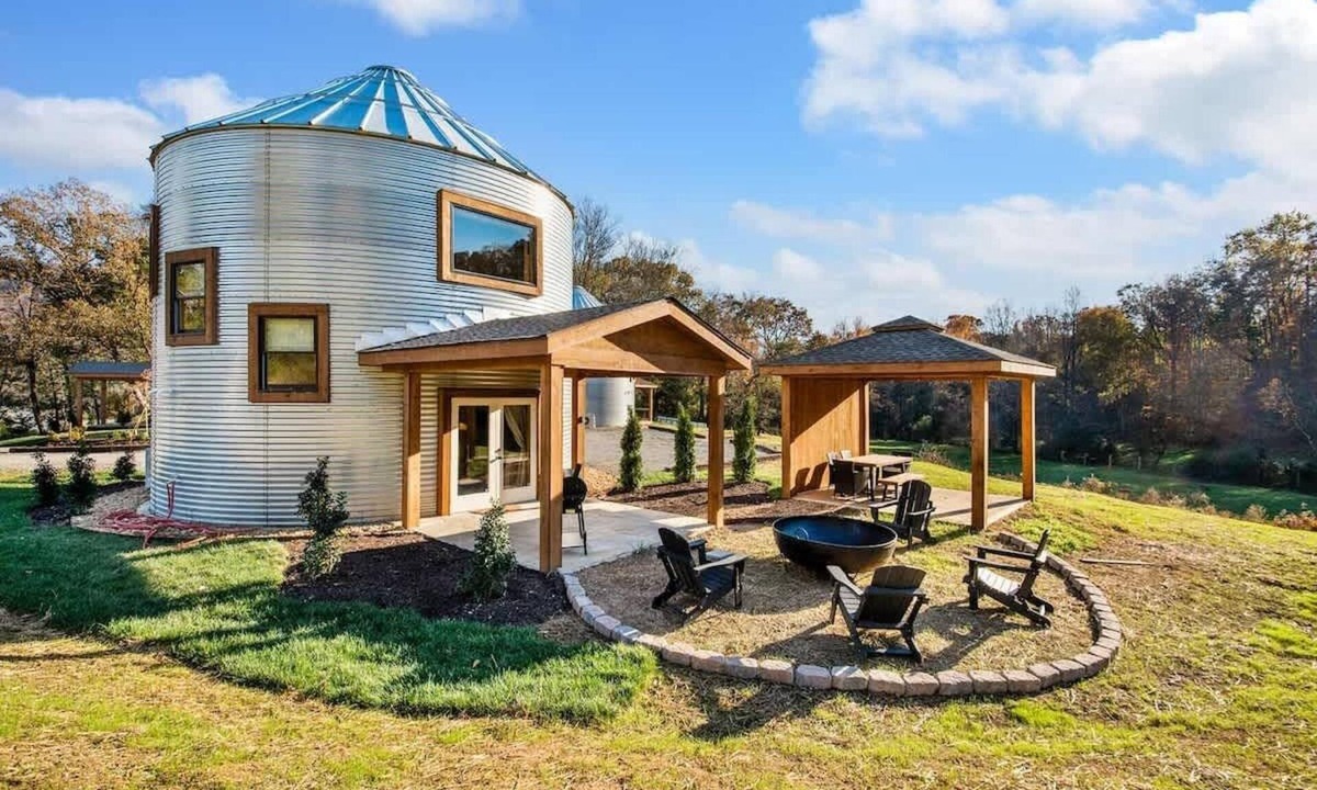 Lookout Valley Neighborhood Association House | Cozy Ridge Silo - Sleeps 6 with Private Hot Tub
