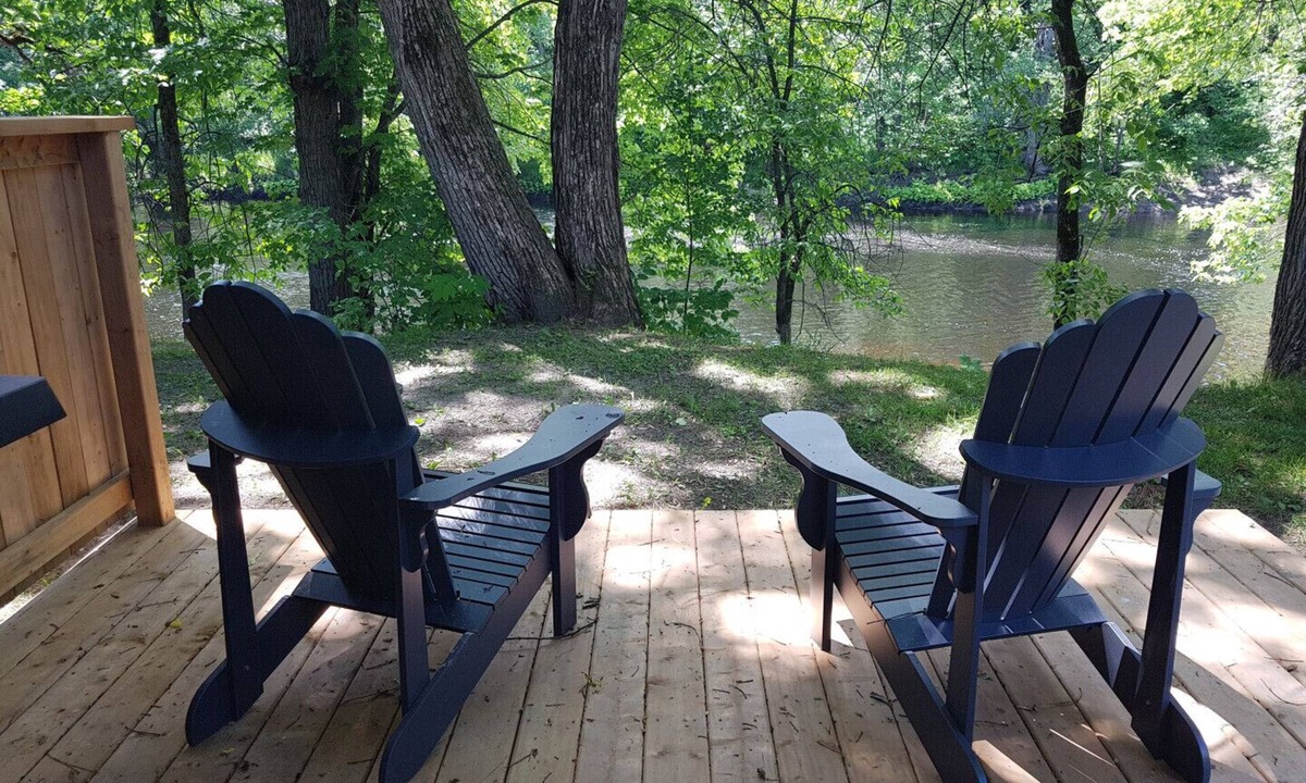 Tweed Cottage | Cozy Riverfront Cottages