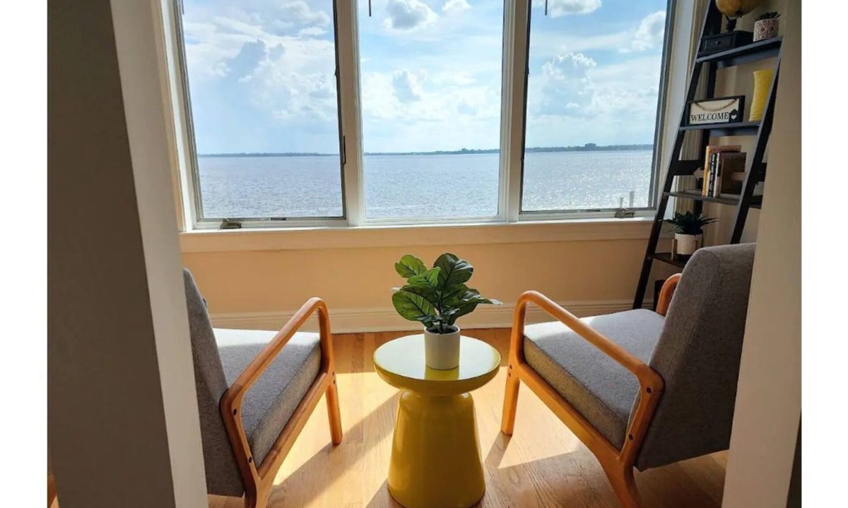 Southbank Apartment | Cozy Riverview