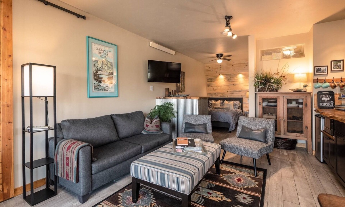 Drake Apartment | Cozy Rocky Mountain Escape