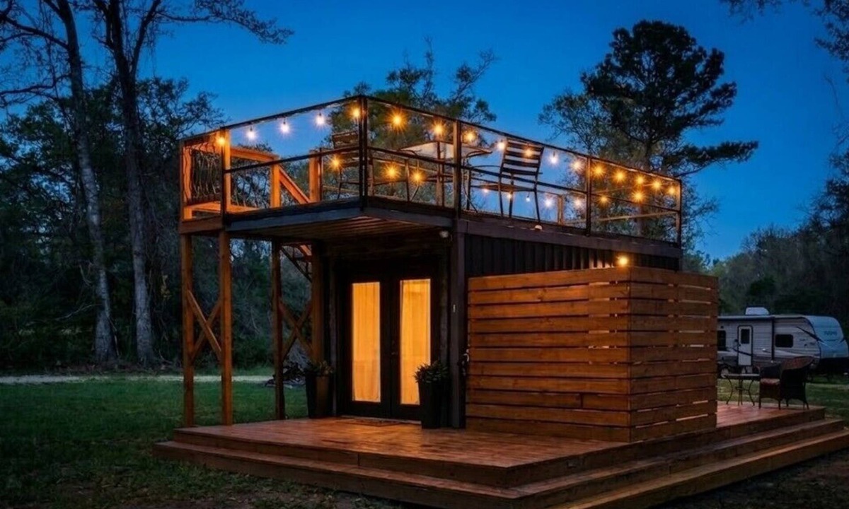 Fluker Cabin | Cozy Rooftop Container Hot Tub 13 min to Franklinton and 19 min the State Park