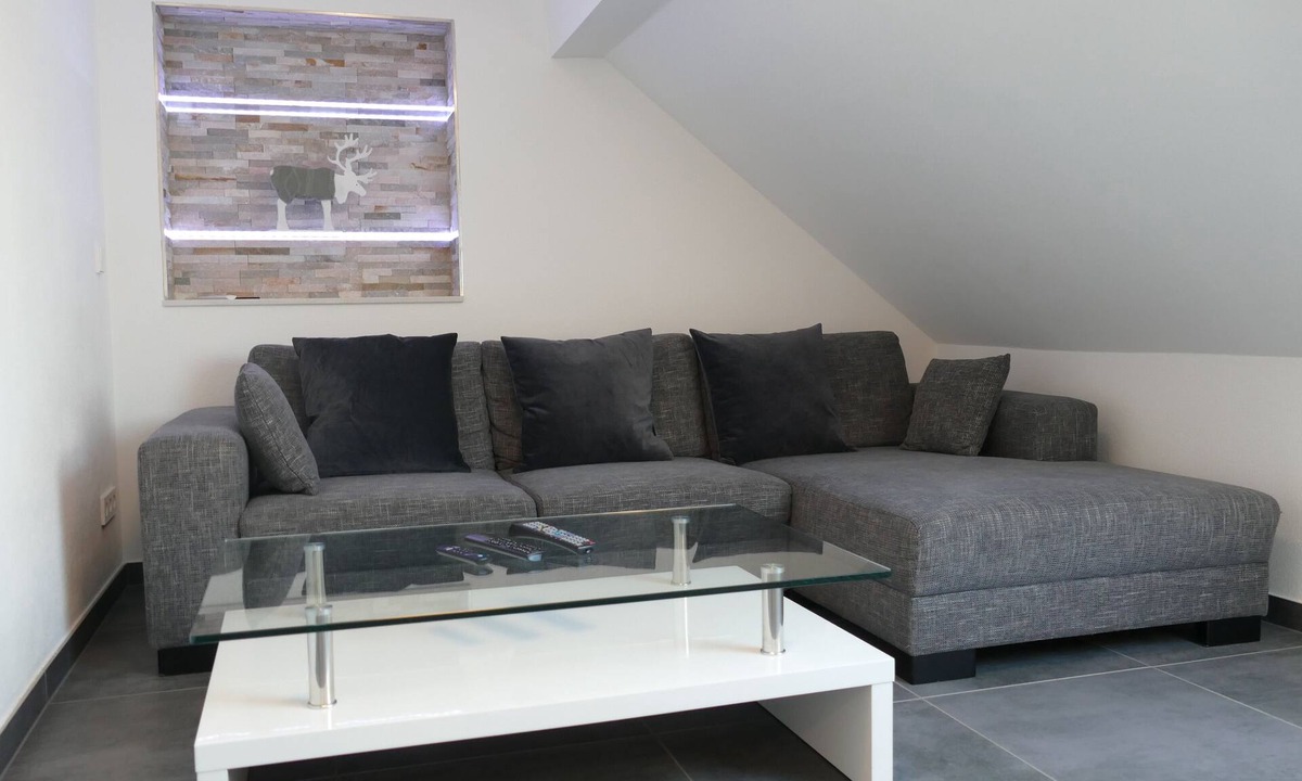 Weingarten Apartment | Cozy Rooftop Suite
