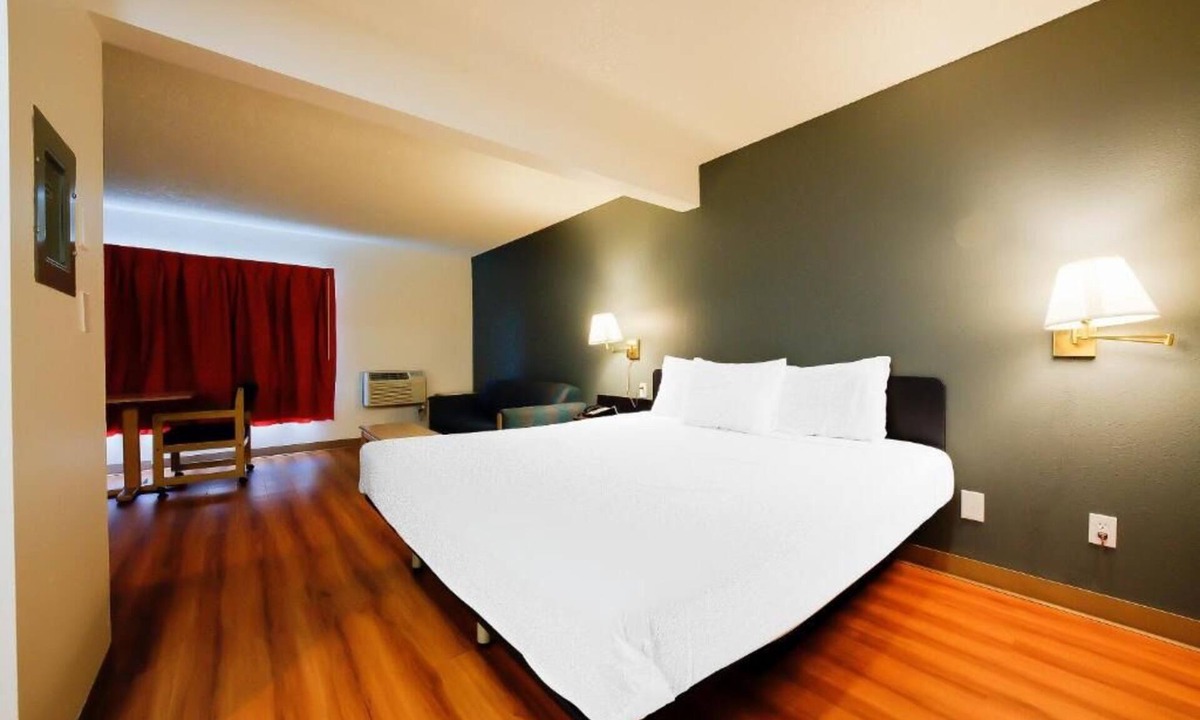 Hermiston Hotel | Cozy Room w/Coffee Maker & Parking Near Attractions — Comfort & Value