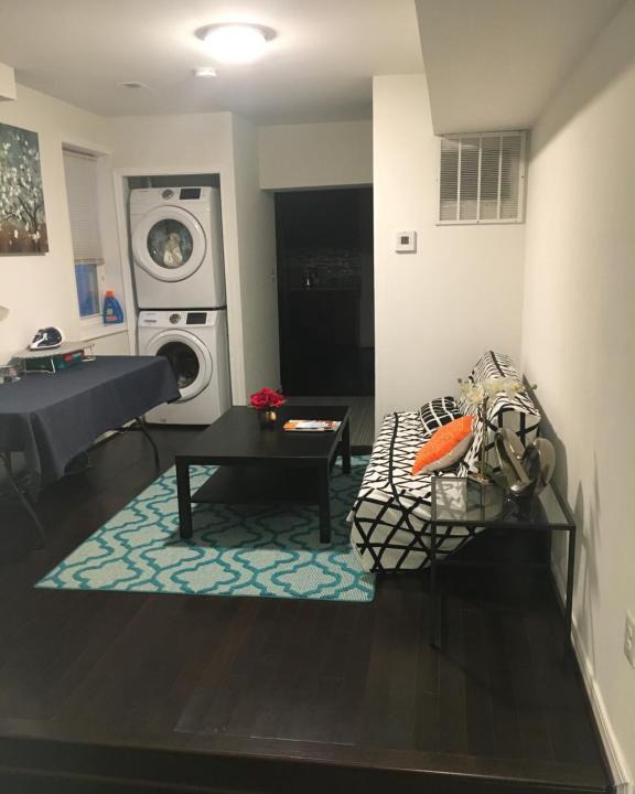 Canton House | Cozy Rowhouse Next JHH