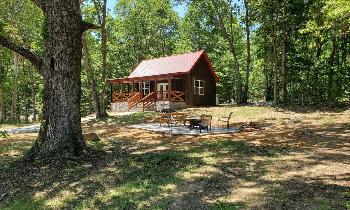 Crofton Cabin | Cozy Rustic Cabin With All The Extras.