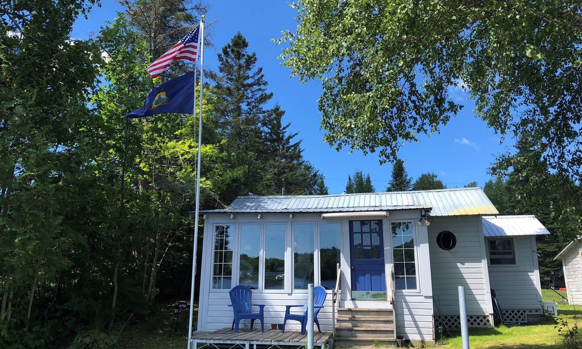 Cabot Cottage | Cozy Rustic Cottage on the Lake.