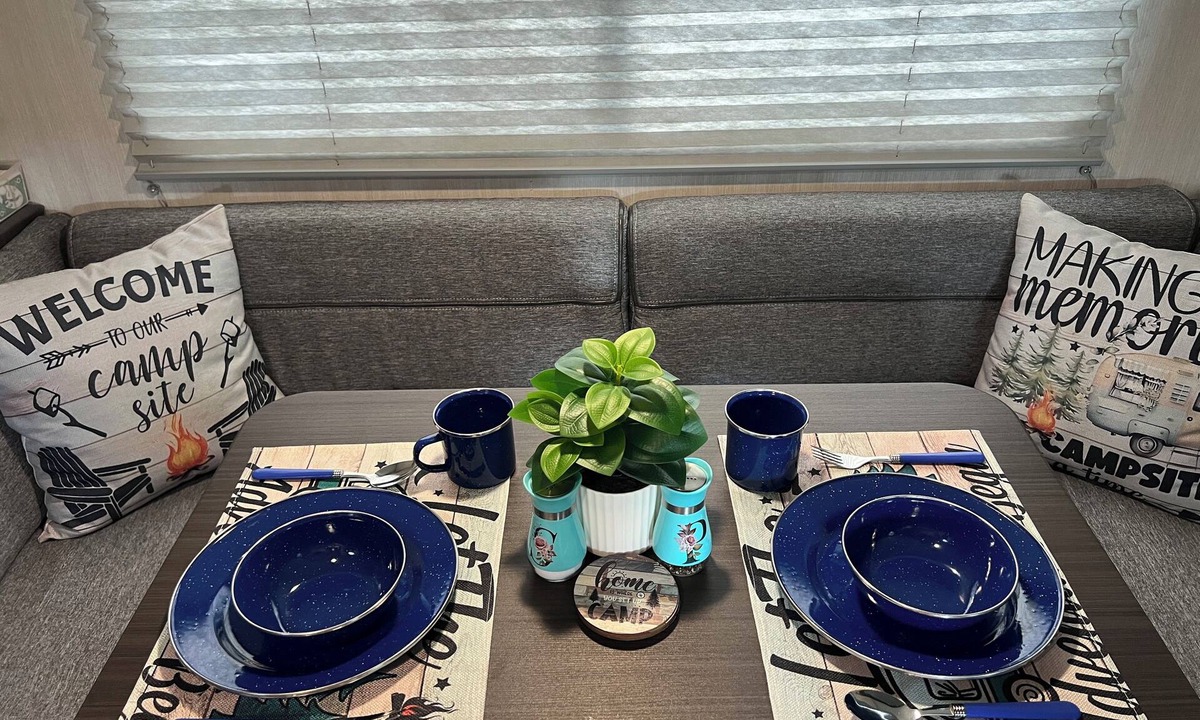 Bloomington House | Cozy RV with WiFi and Heat in charming Bloomington