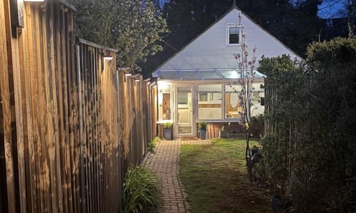 Salisbury House | Cozy & Self Contained The Garden Annex 306