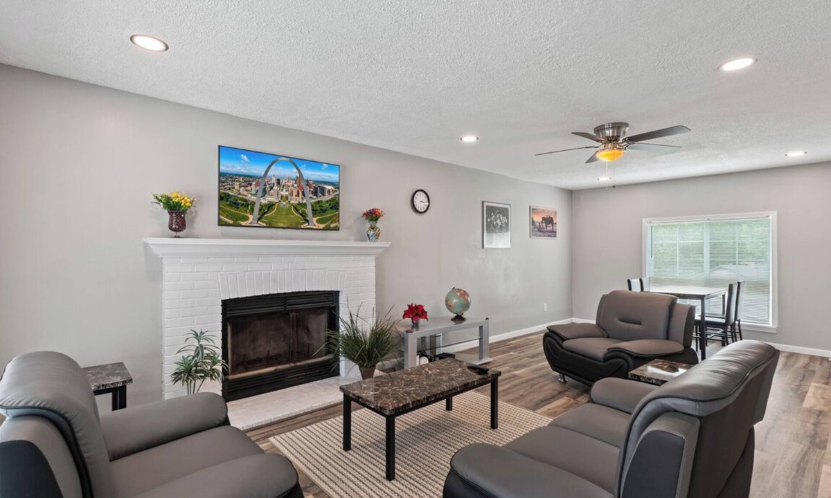Black Jack House | COZY SERENE 3BEDROOM 2STOREY HOME