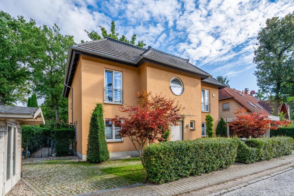 Kolonie Kleinmachnow Apartment | Cozy Souterrain-Flat with Sauna