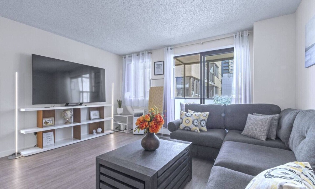 Beltline Apartment | Cozy & Spacious 2BR at Stampede w/Parking, AC