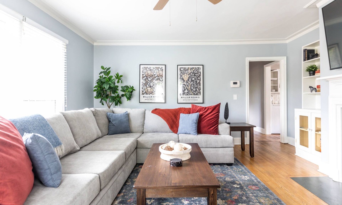 High Point House | Cozy spacious home near HP University and the world-renowned Furniture Market.