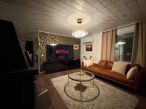 Tornio House | Cozy & Spacious House with Sauna & Free Parking