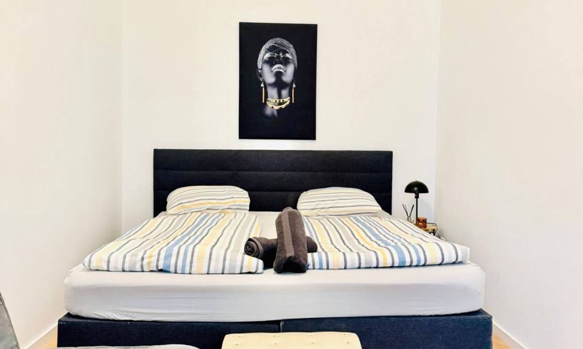 Rudolfsheim-Funfhaus Apartment | Cozy Stay in Shared Apt Short Walk to Westbahnhof