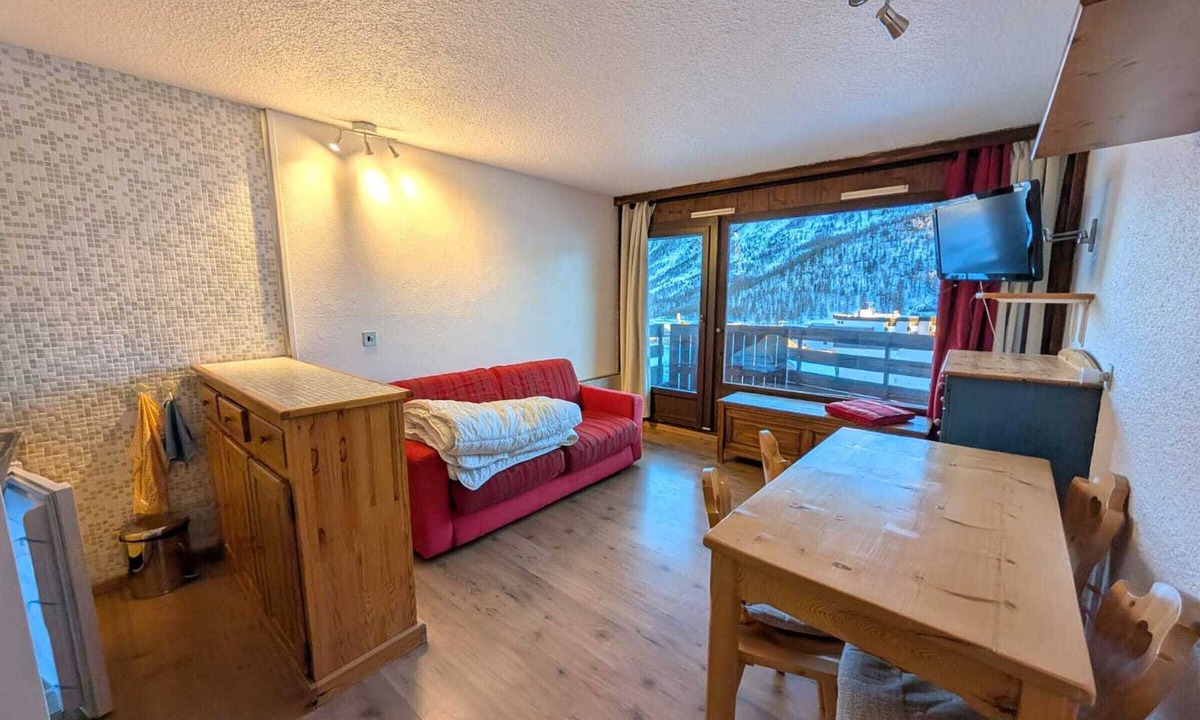 Montgenevre Apartment | Cozy studio 4 pers, pets allowed, parking, near slopes