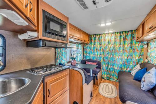 Rodeo House | Cozy Studio And RV