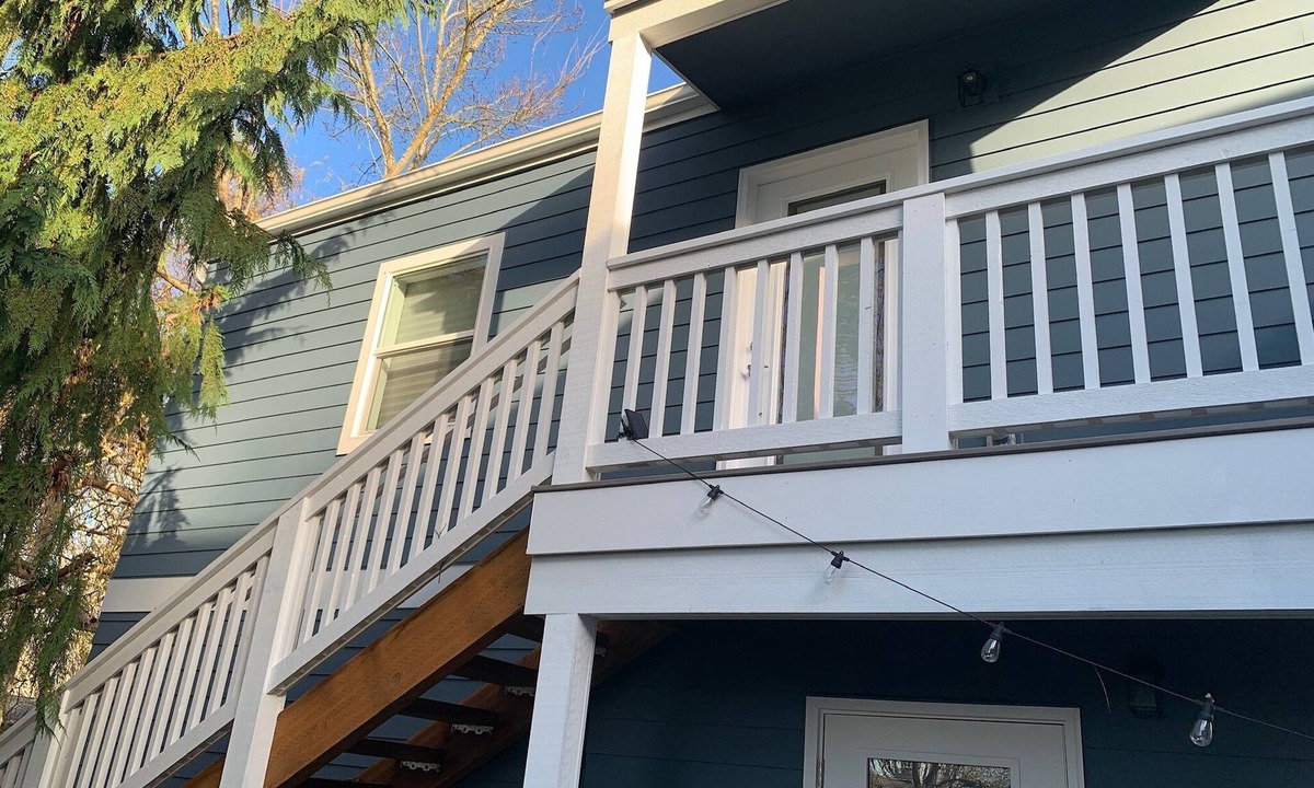 Seaview Apartment | Cozy studio - easy access to all West Seattle has to offer!
