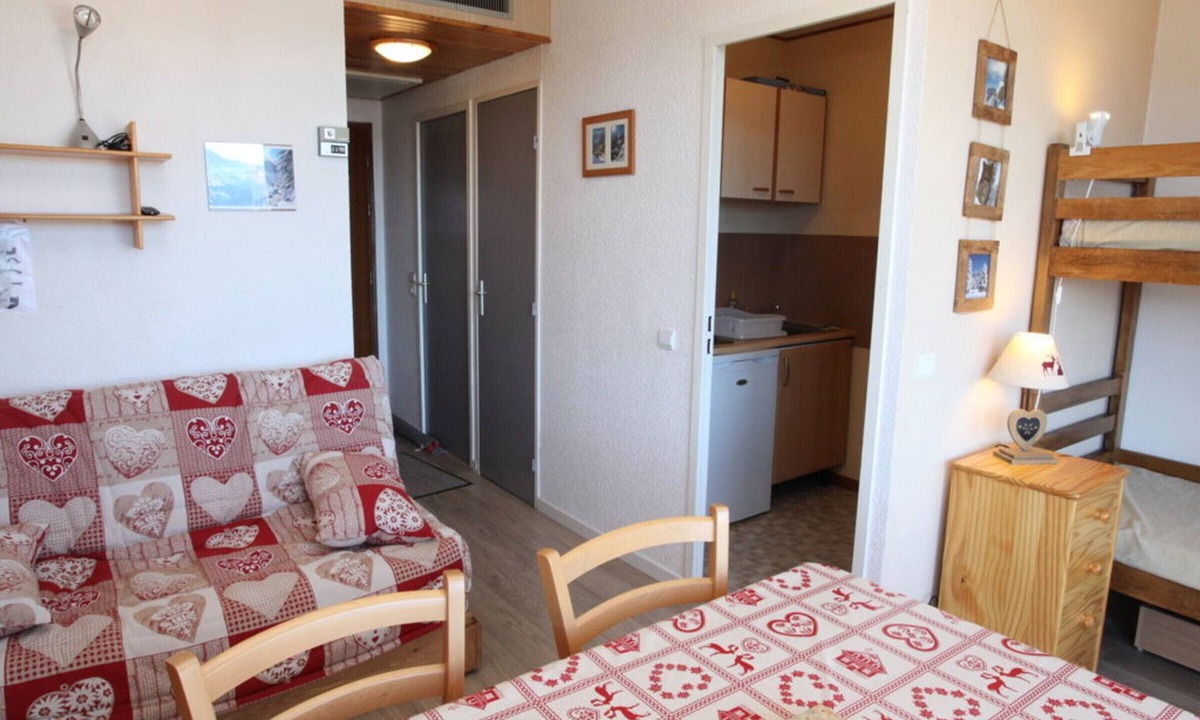La Toussuire Apartment | Cozy studio for 4 people, balcony, mountain view