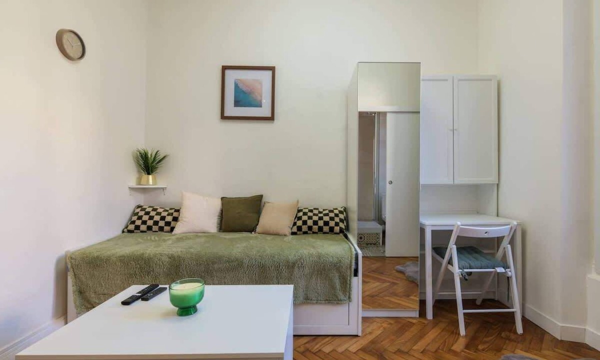 Jean-Medecin Apartment | Cozy studio in a beautiful listed residence