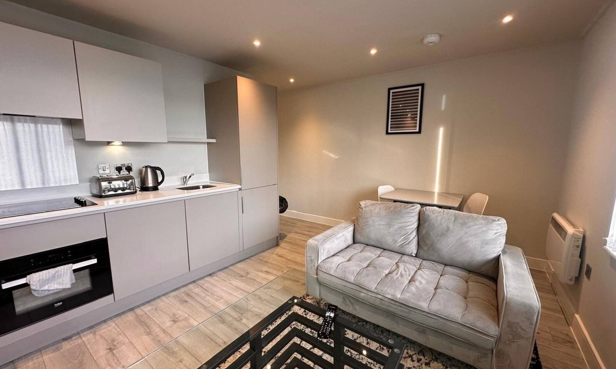 Bracknell Apartment | Cozy Studio in Bracknell with free Parking