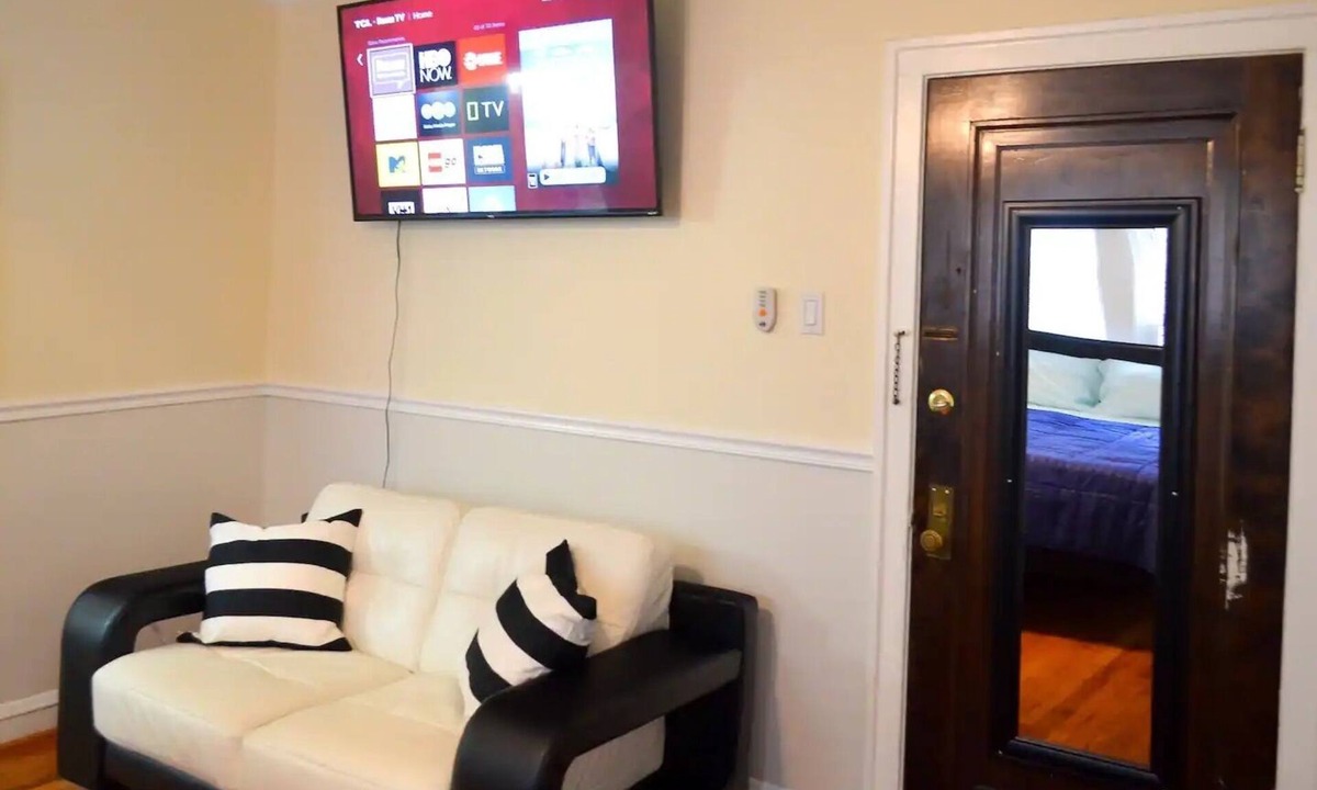 Lakeview Apartment | Cozy Studio In Lakeview, Near Wrigley field