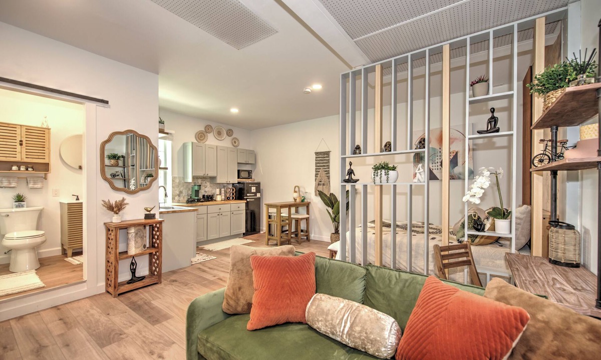 Naples Apartment | Cozy studio in the Heart of Naples