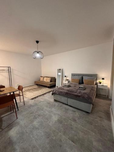 Steglitz Apartment | Cozy Studio Steglitz Sleeps 4 Near center